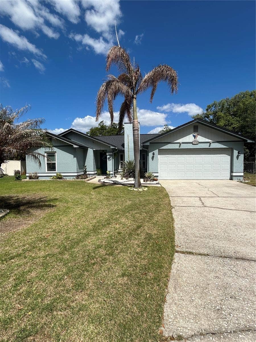 Property photo for 1715 SANDALWOOD CIRCLE SW, Winter Haven, FL