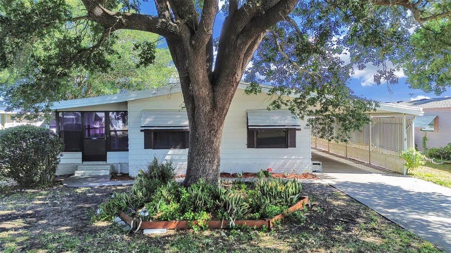 Property photo for 1688 FOXWAY DR, Lakeland, FL