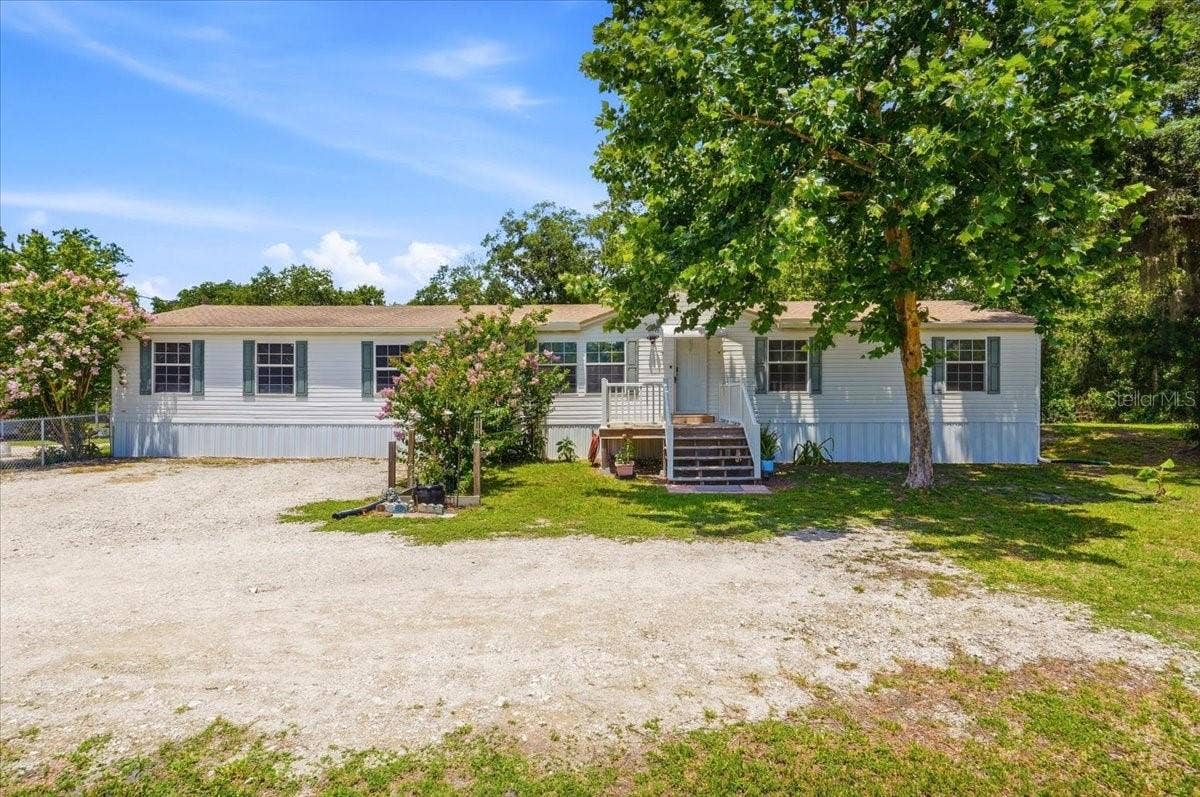 10626 PATHFINDER TRAIL, Lakeland, FL 33809 10626 PATHFINDER TRAIL, Lakeland, FL 33809