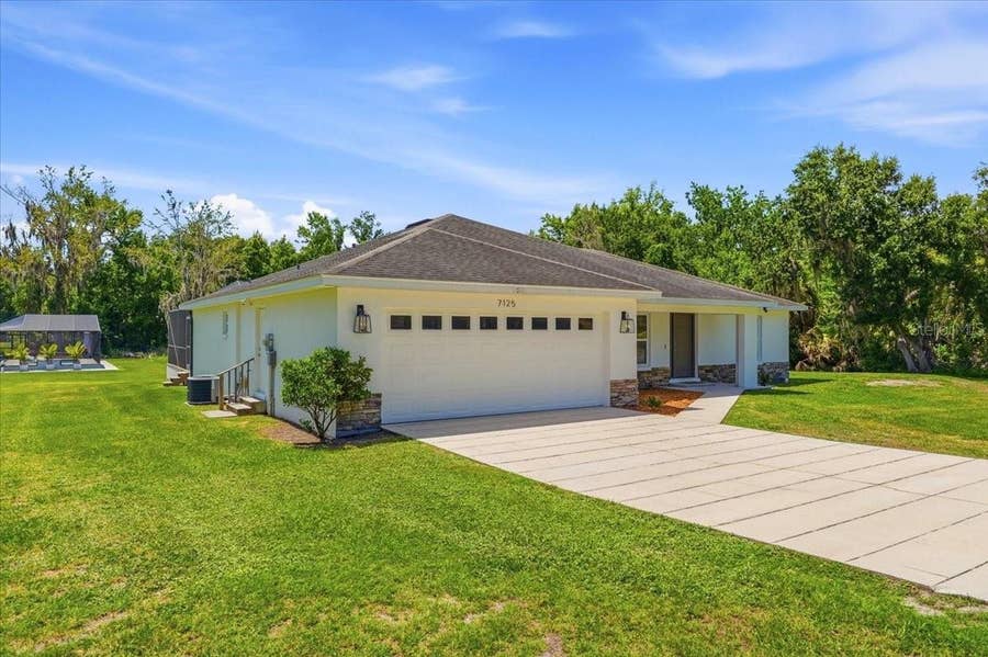 Property photo for 7125 HONEYSUCKLE DRIVE, Lakeland, FL