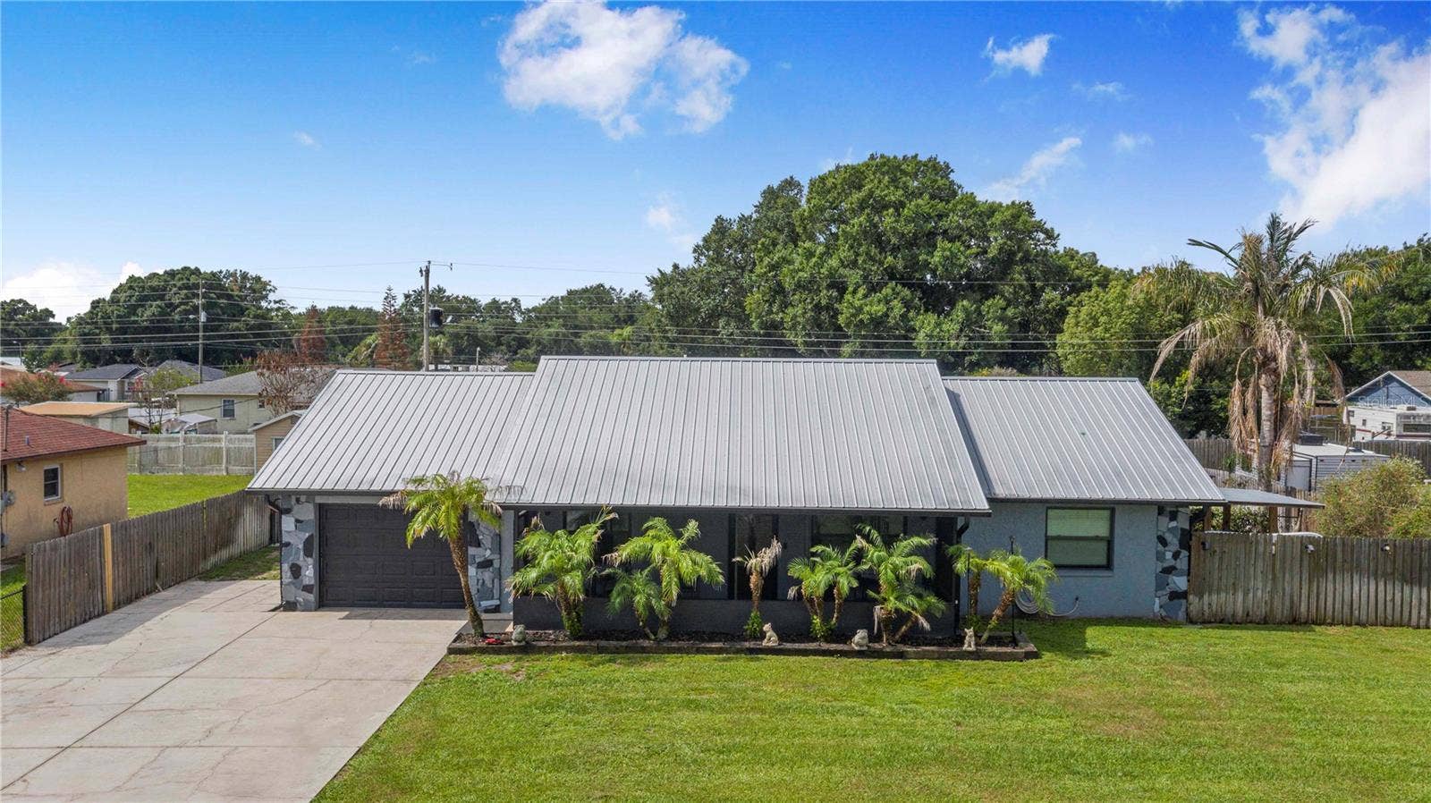 2426 VIEW WAY, Lakeland, FL 33810 Front of Home
