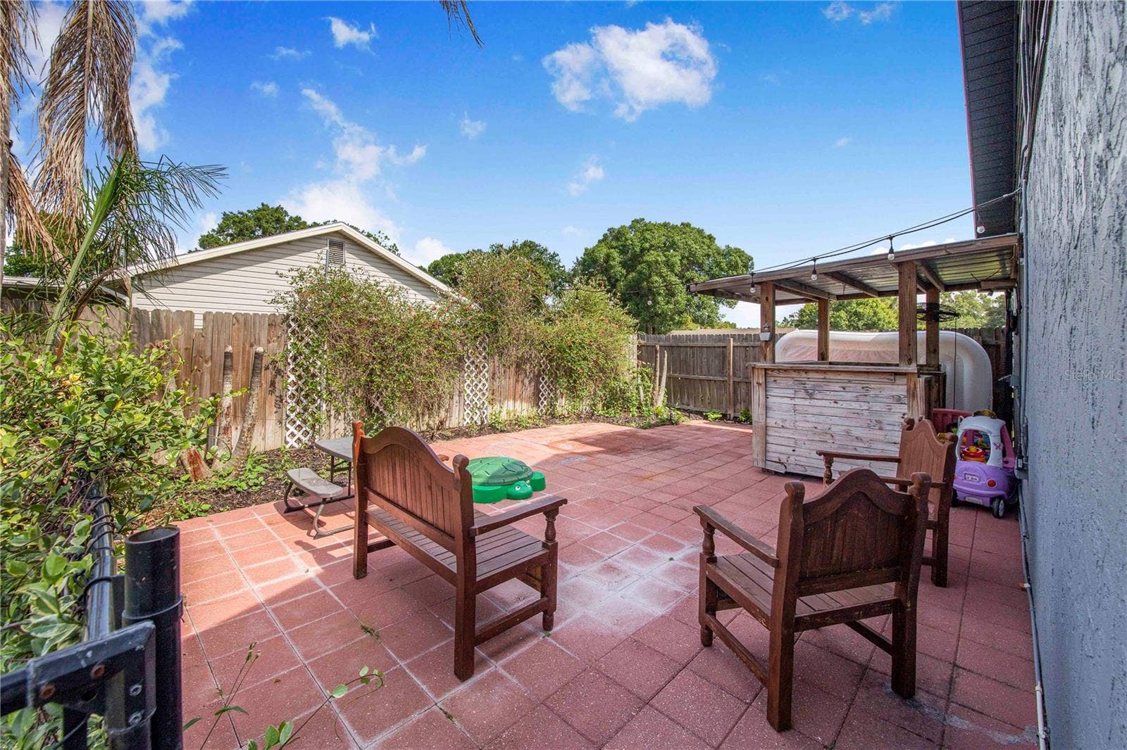 2426 VIEW WAY, Lakeland, FL 33810 Tiki Bar Area