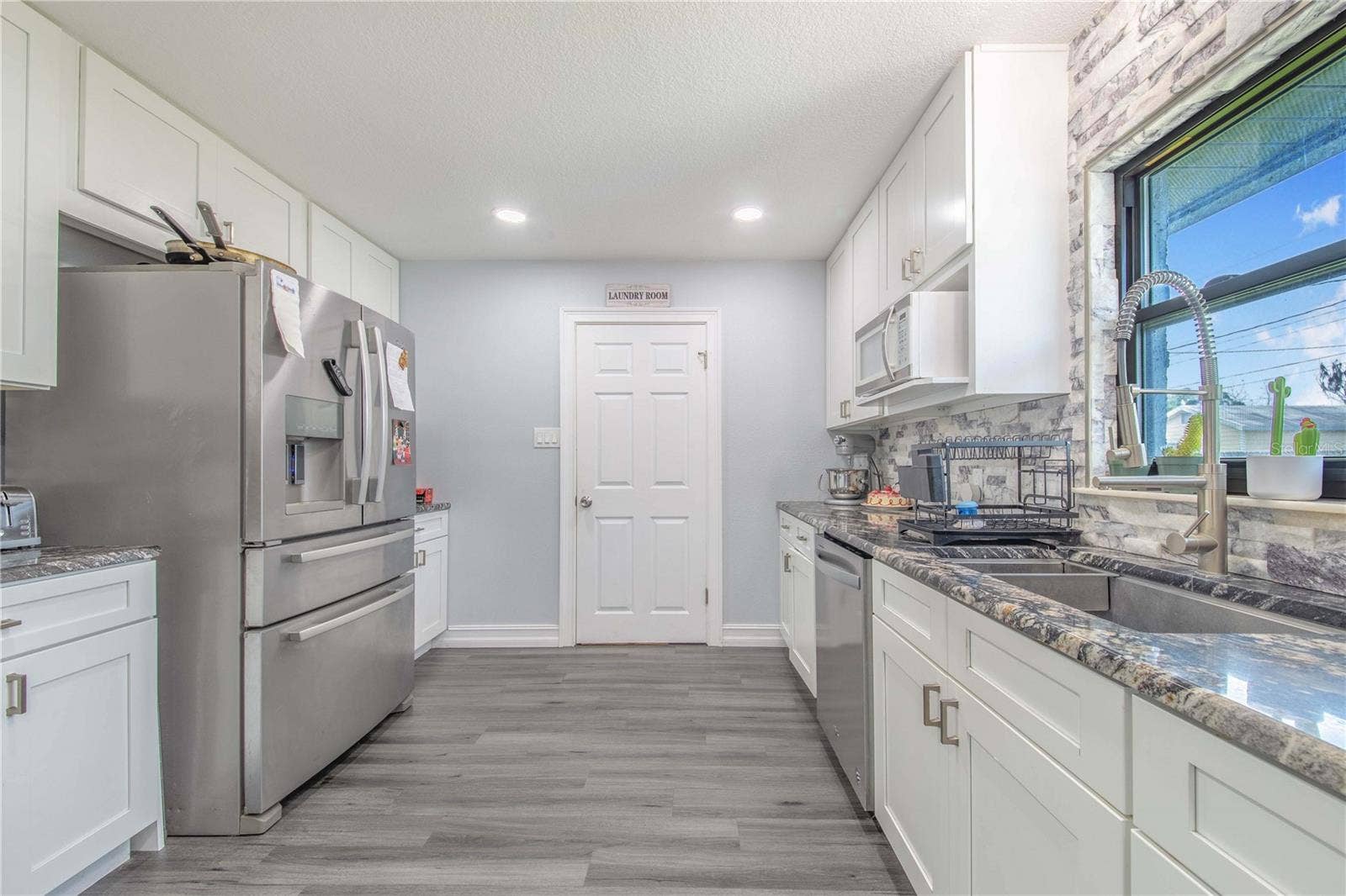 2426 VIEW WAY, Lakeland, FL 33810 Kitchen/Laundry Room Entrance