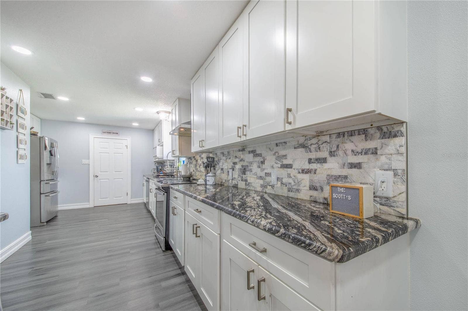 2426 VIEW WAY, Lakeland, FL 33810 Kitchen