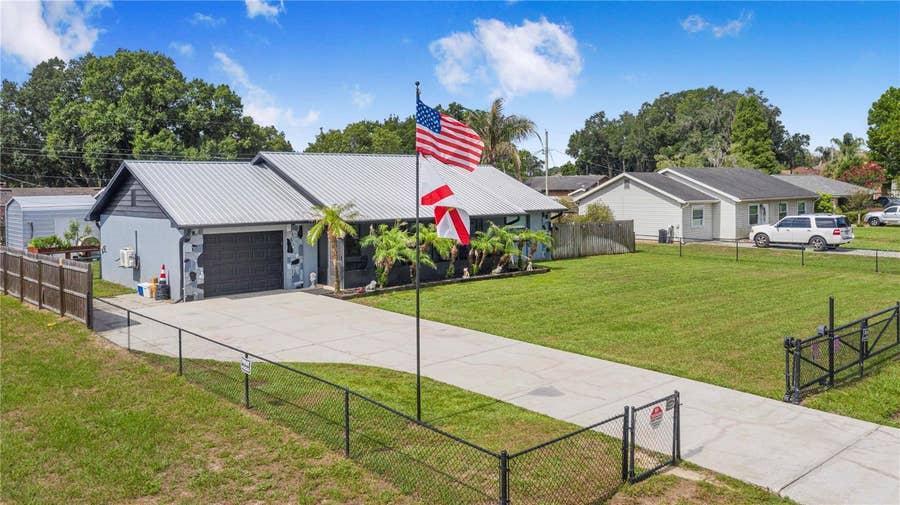 Property photo for 2426 VIEW WAY, Lakeland, FL