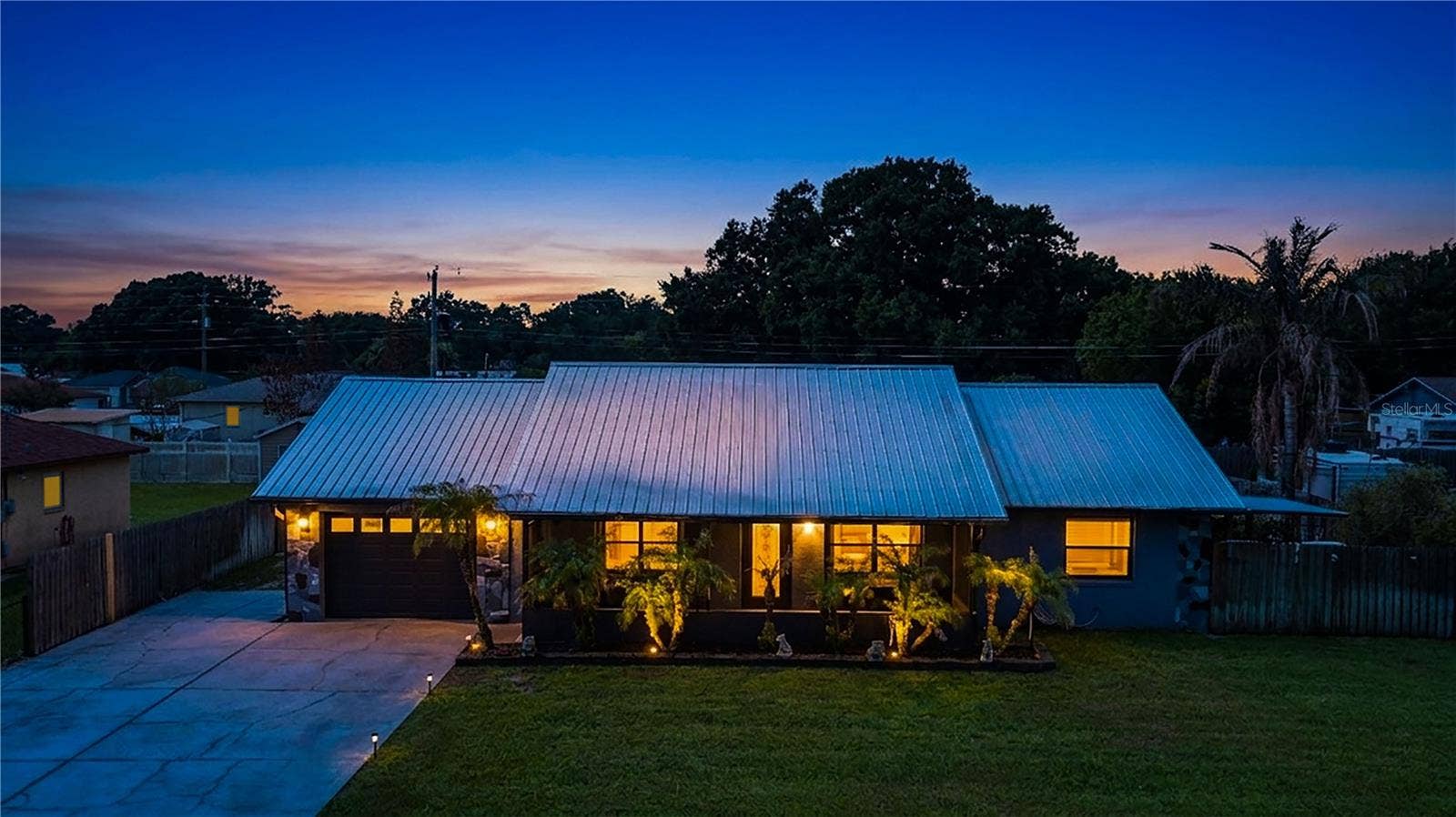 2426 VIEW WAY, Lakeland, FL 33810 Twilight