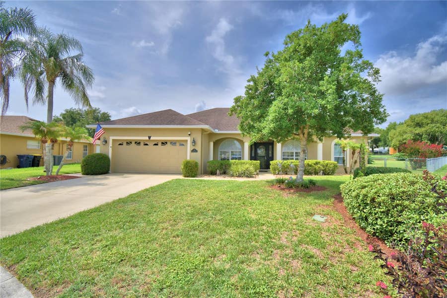 Property photo for 112 WATERVIEW CIRCLE, Auburndale, FL