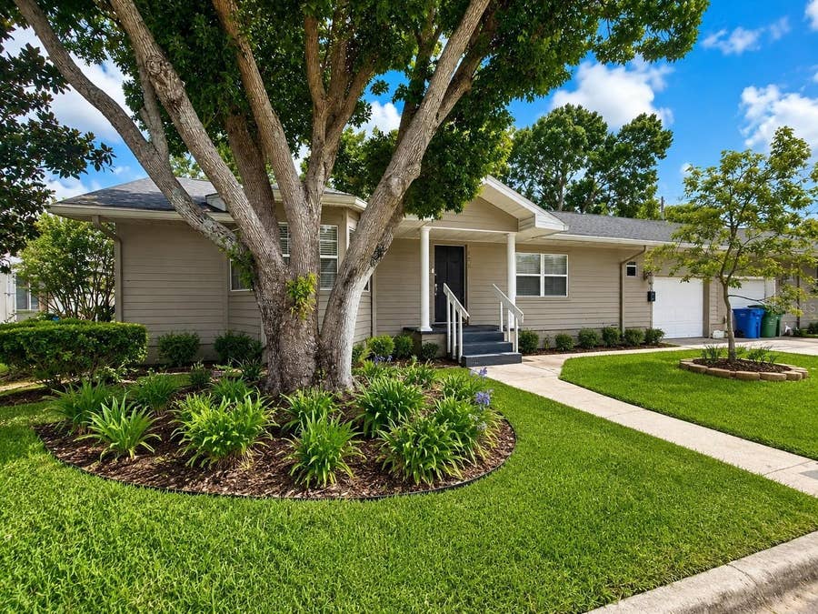 Property photo for 702 AVENUE H NE, Winter Haven, FL