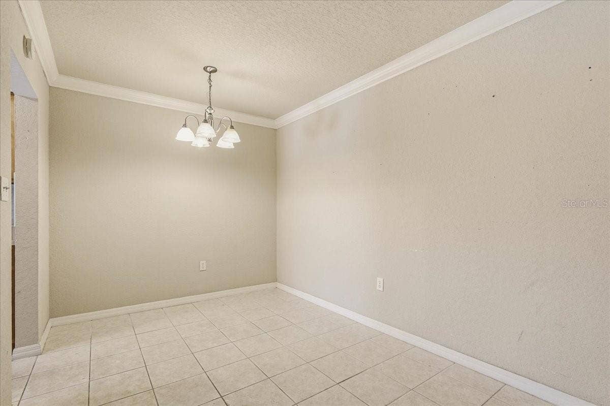 1700 6TH ST NW, #C24, Winter Haven, FL 33881 Dining