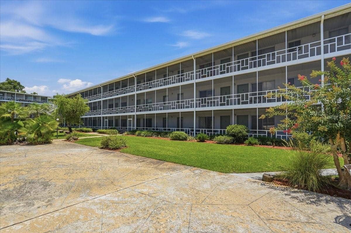 1700 6TH ST NW, #C24, Winter Haven, FL 33881 Building view