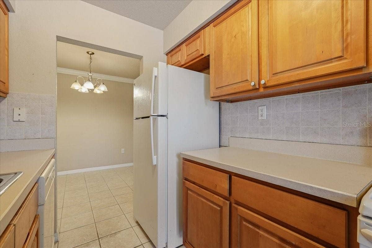 1700 6TH ST NW, #C24, Winter Haven, FL 33881 Kitchen