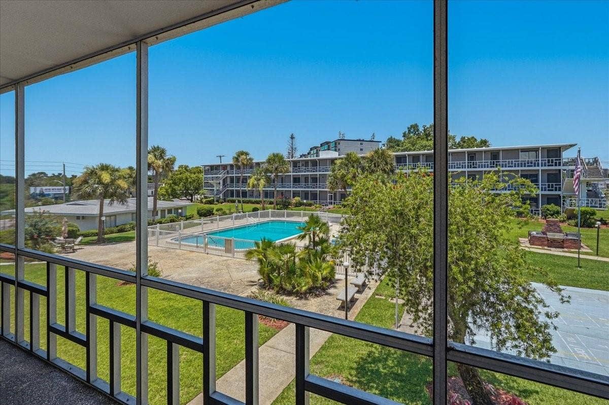 1700 6TH ST NW, #C24, Winter Haven, FL 33881 Balcony