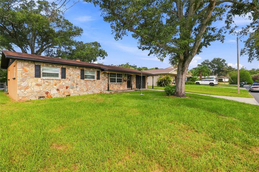 Property photo for 3203 CARLETON CIRCLE E, Lakeland, FL