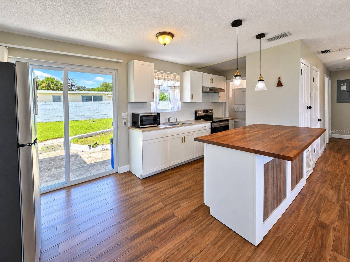 852 DERBYSHIRE ROAD, Daytona Beach, FL 32117 852 DERBYSHIRE ROAD, Daytona Beach, FL 32117