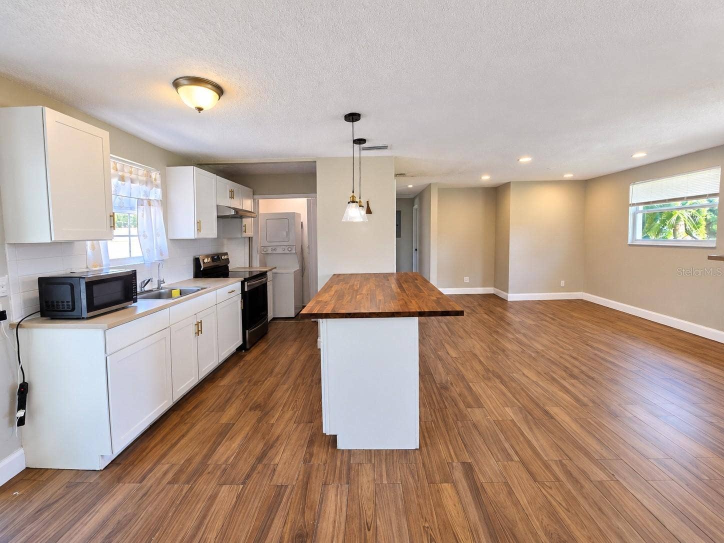 852 DERBYSHIRE ROAD, Daytona Beach, FL 32117 852 DERBYSHIRE ROAD, Daytona Beach, FL 32117