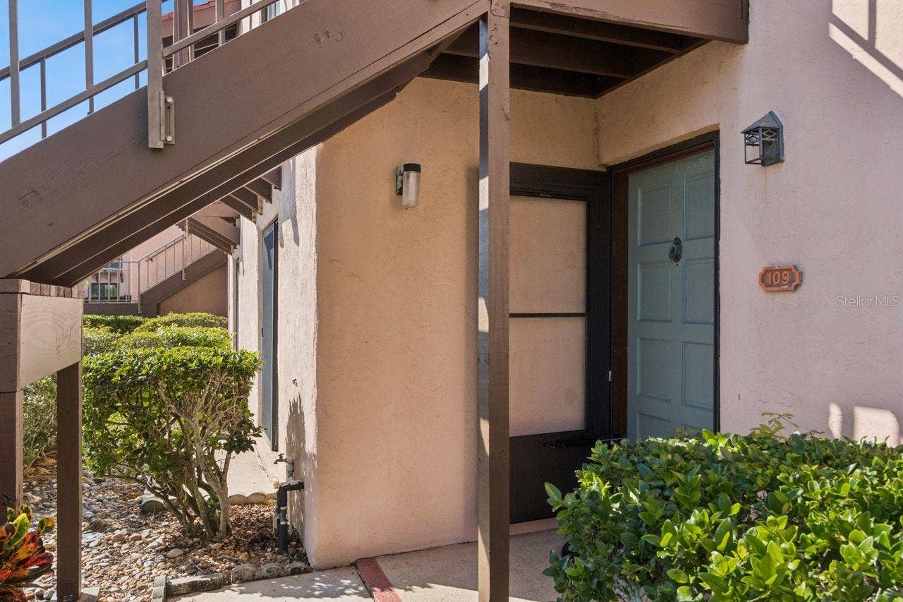 109 LA CASA, #109, Lake Wales, FL 33898 Front entrance