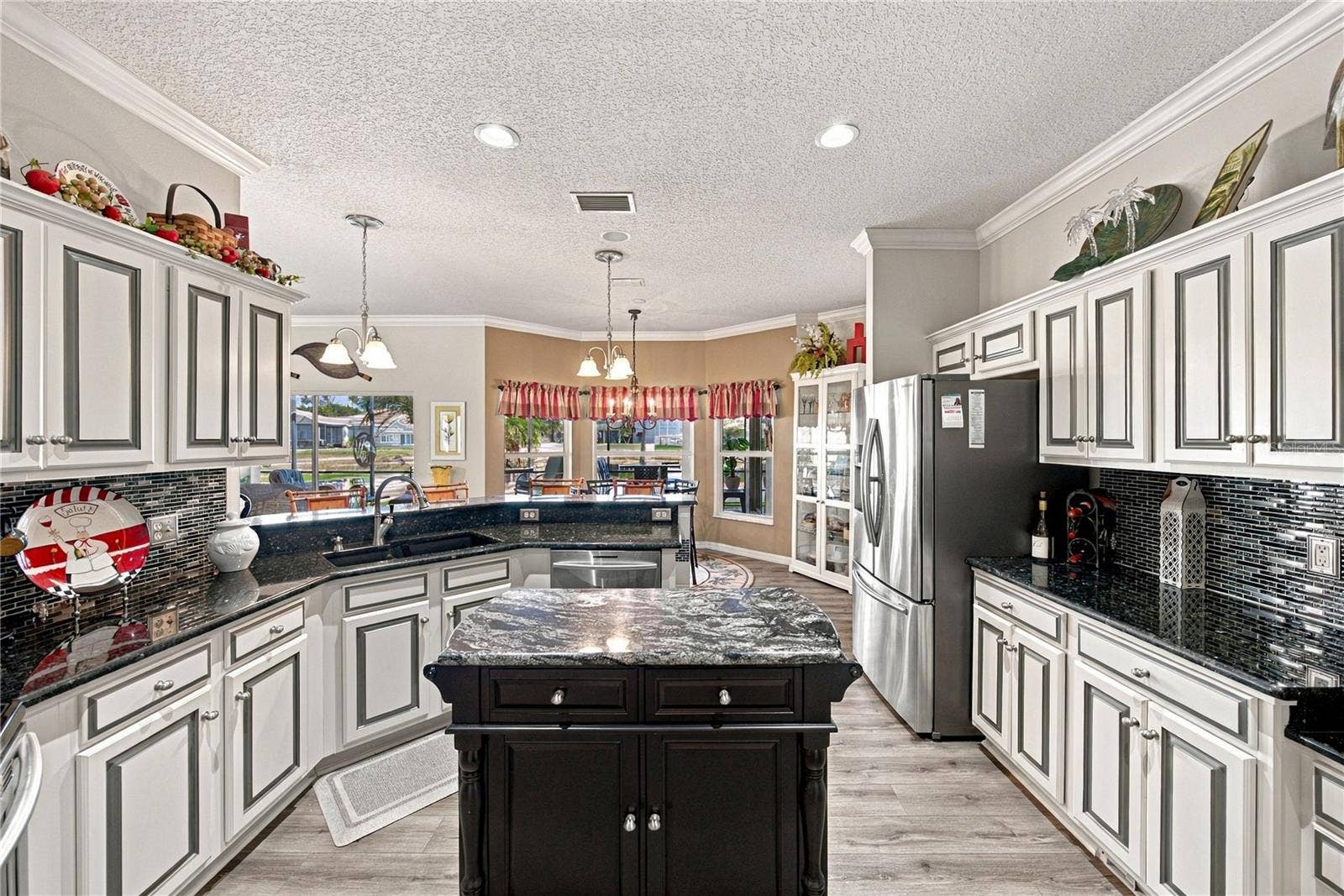 4232 DORNOCH DRIVE, Lake Wales, FL 33859 The well-designed kitchen is both beautiful and functional.