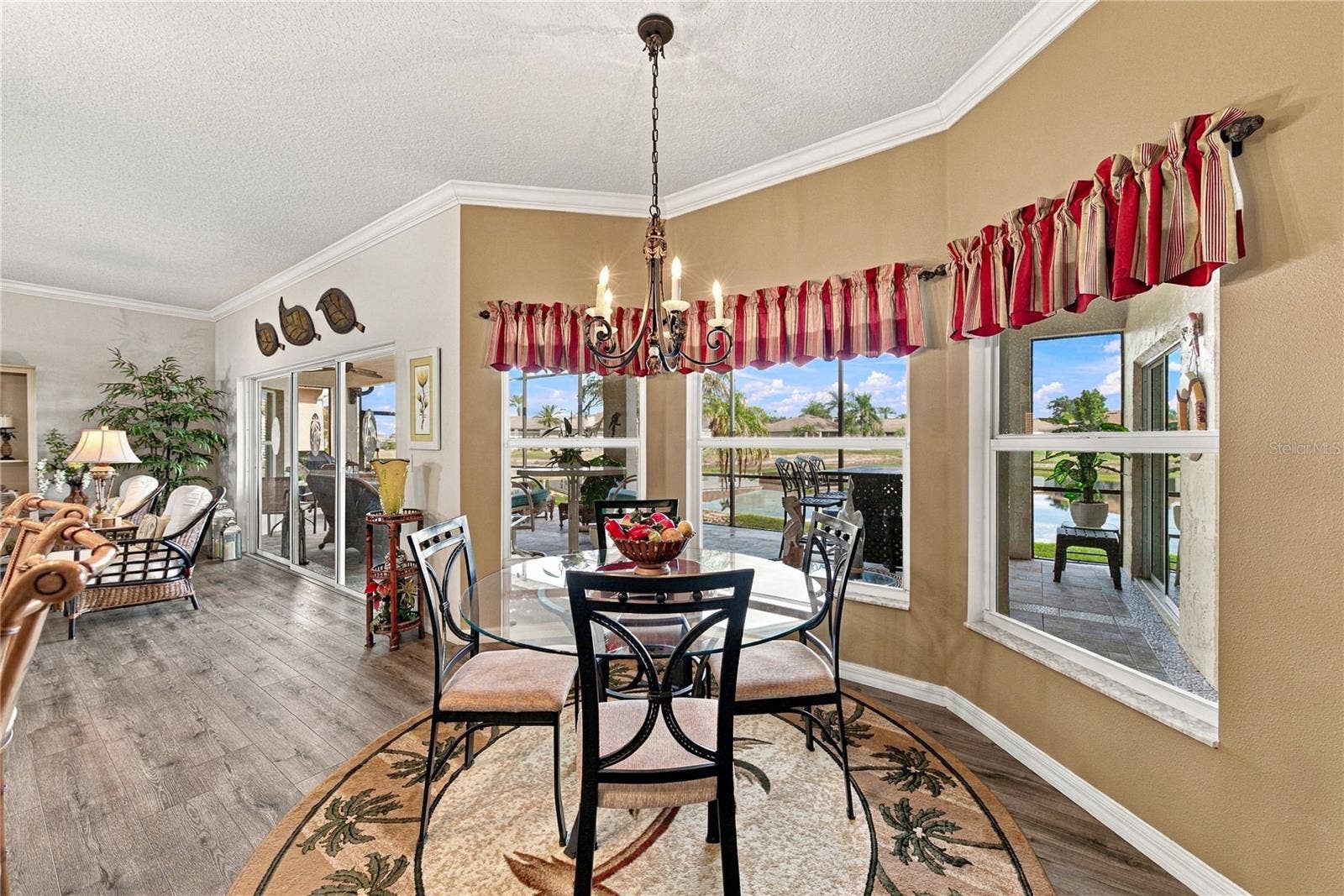4232 DORNOCH DRIVE, Lake Wales, FL 33859 The dinette is perfect for those casual meals while affording a great view of the pond behind.
