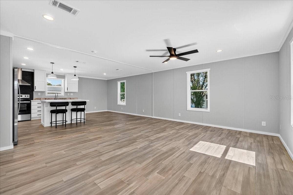 2207 HIALEAH AVENUE, Leesburg, FL 34748 2207 HIALEAH AVENUE, Leesburg, FL 34748