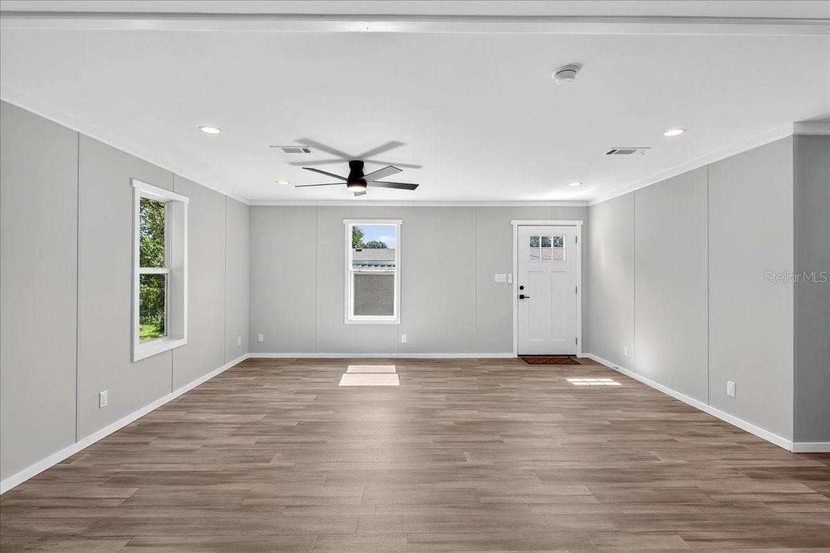 2207 HIALEAH AVENUE, Leesburg, FL 34748 2207 HIALEAH AVENUE, Leesburg, FL 34748