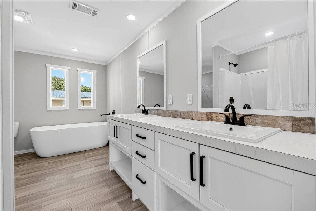 2207 HIALEAH AVENUE, Leesburg, FL 34748 2207 HIALEAH AVENUE, Leesburg, FL 34748