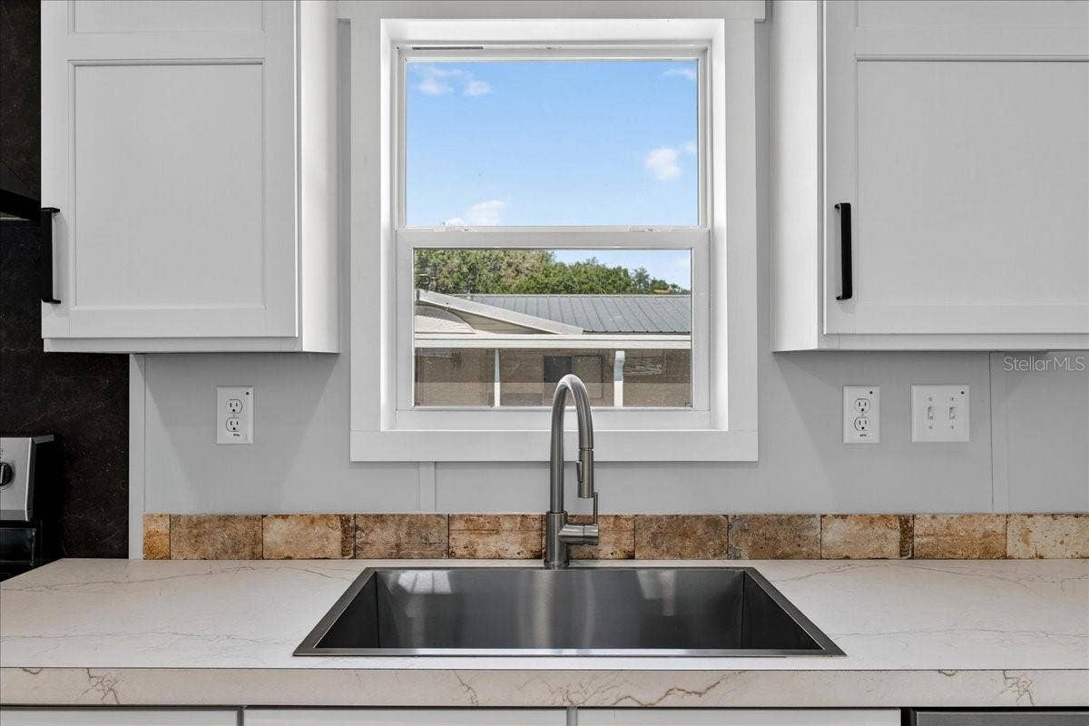 2207 HIALEAH AVENUE, Leesburg, FL 34748 2207 HIALEAH AVENUE, Leesburg, FL 34748