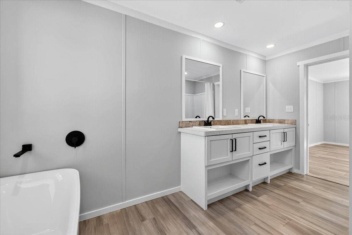 2207 HIALEAH AVENUE, Leesburg, FL 34748 2207 HIALEAH AVENUE, Leesburg, FL 34748