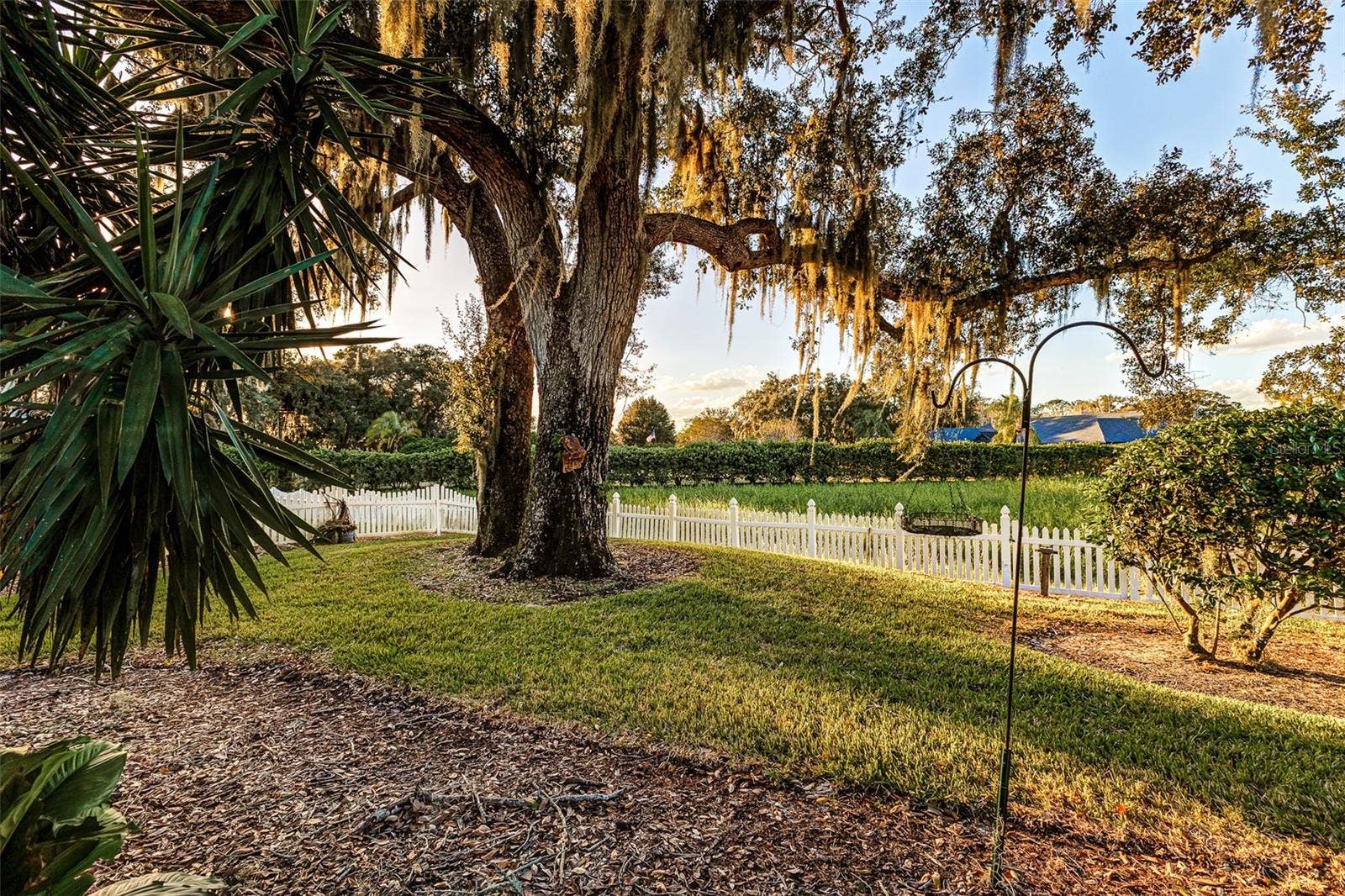 725 HERITAGE DRIVE NE, Winter Haven, FL 33881 725 HERITAGE DRIVE NE, Winter Haven, FL 33881