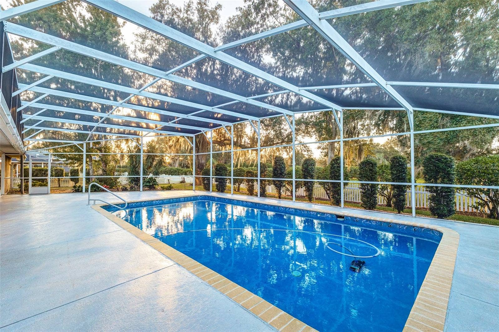 725 HERITAGE DRIVE NE, Winter Haven, FL 33881 725 HERITAGE DRIVE NE, Winter Haven, FL 33881