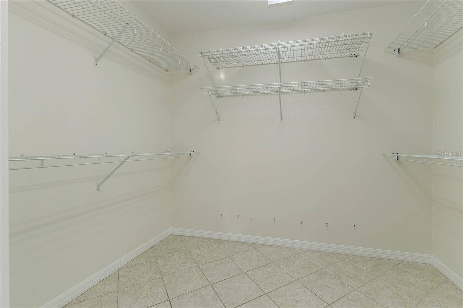 725 HERITAGE DRIVE NE, Winter Haven, FL 33881 725 HERITAGE DRIVE NE, Winter Haven, FL 33881