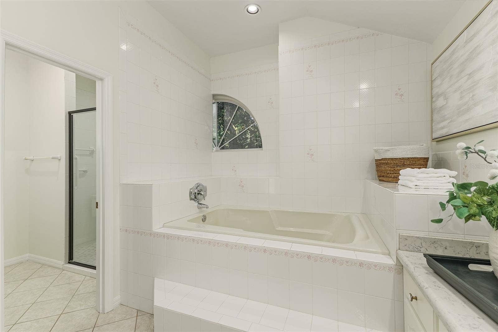725 HERITAGE DRIVE NE, Winter Haven, FL 33881 725 HERITAGE DRIVE NE, Winter Haven, FL 33881