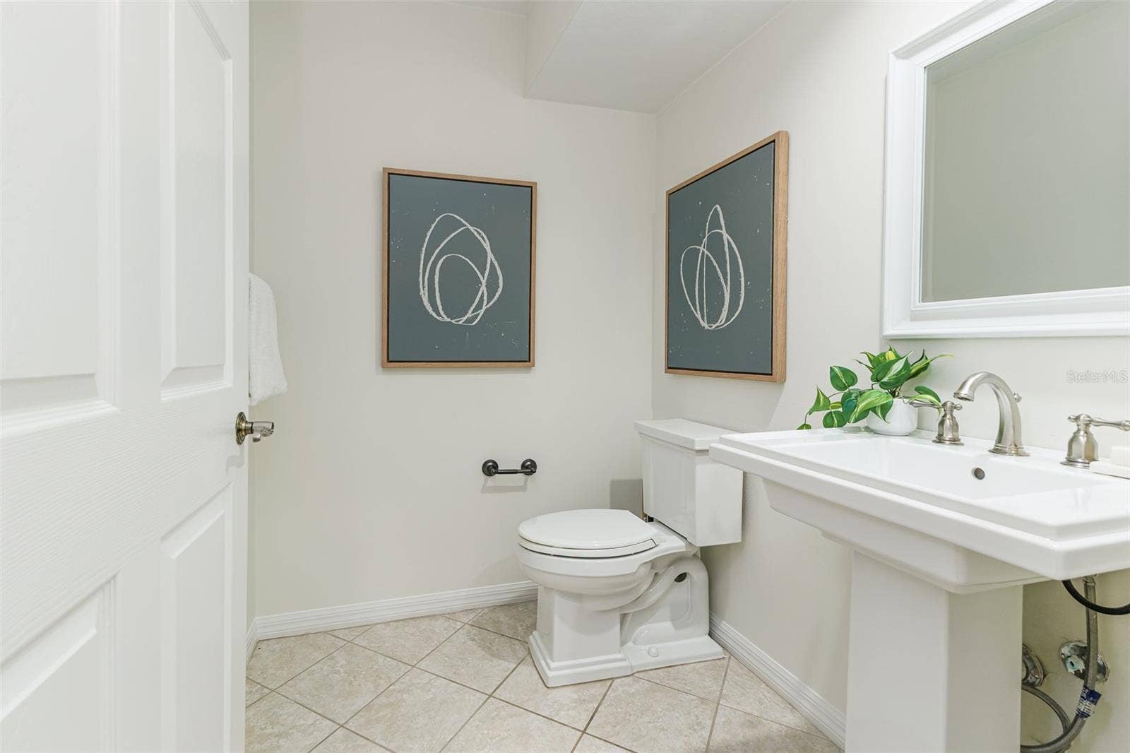 725 HERITAGE DRIVE NE, Winter Haven, FL 33881 725 HERITAGE DRIVE NE, Winter Haven, FL 33881