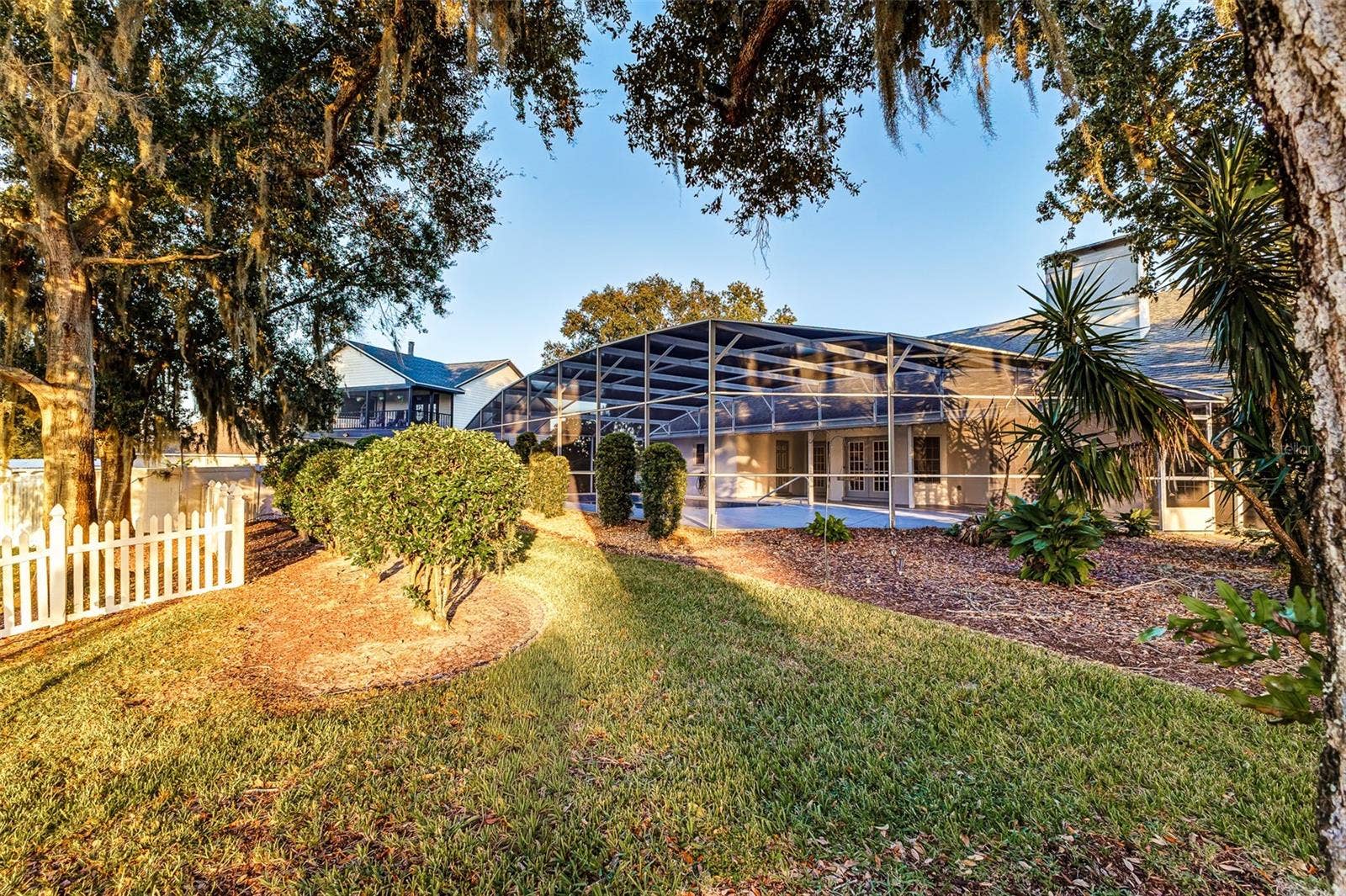 725 HERITAGE DRIVE NE, Winter Haven, FL 33881 725 HERITAGE DRIVE NE, Winter Haven, FL 33881