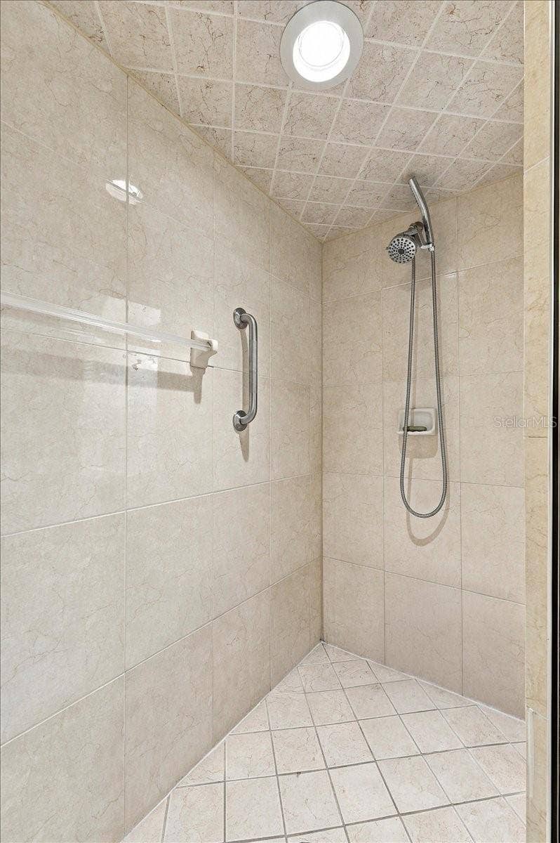 7380 BENT GRASS DRIVE, Winter Haven, FL 33884 Primary Bathroom