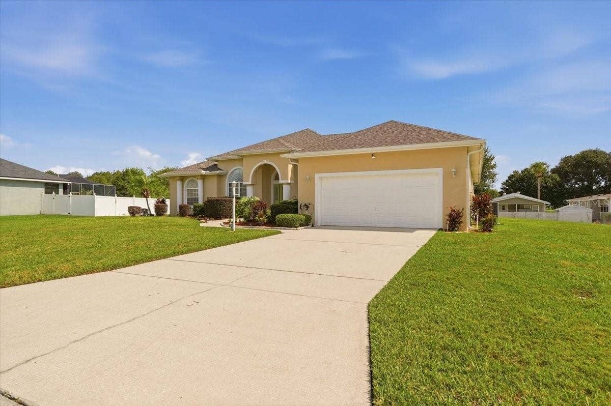 7380 BENT GRASS DRIVE, Winter Haven, FL 33884 Driveway