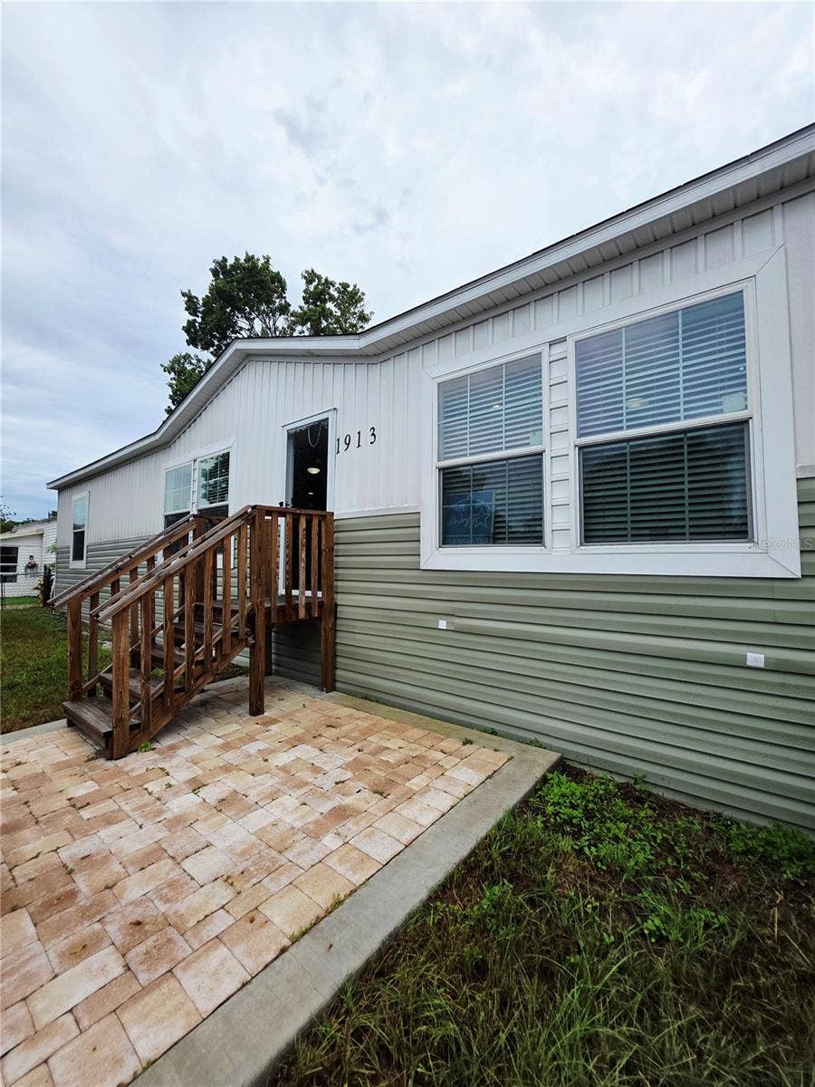 1913 WOODCREST DRIVE, Ormond Beach, FL 32174