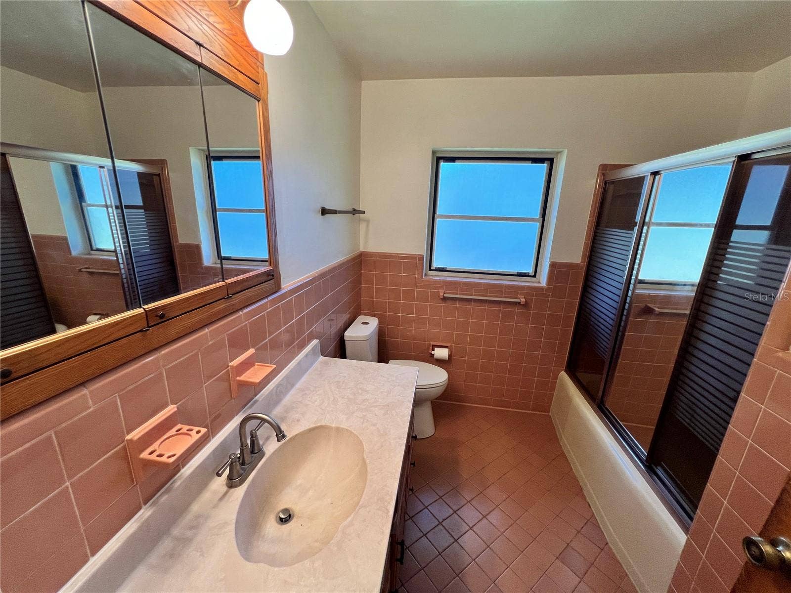 1881 15TH STREET NW, Winter Haven, FL 33881 Hall Bathroom