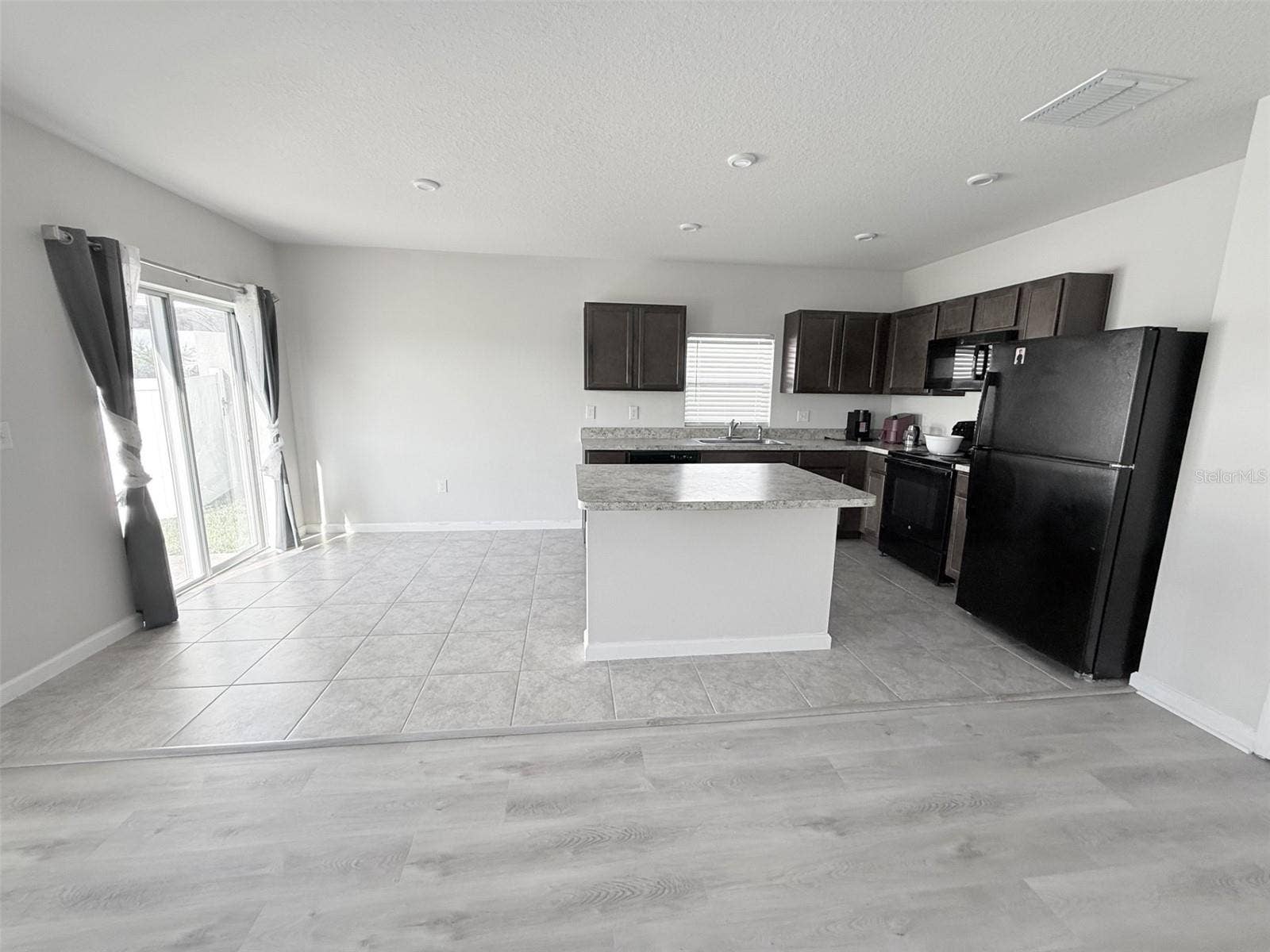 634 EAGLE LANDING BOULEVARD, Winter Haven, FL 33880 Kitchen