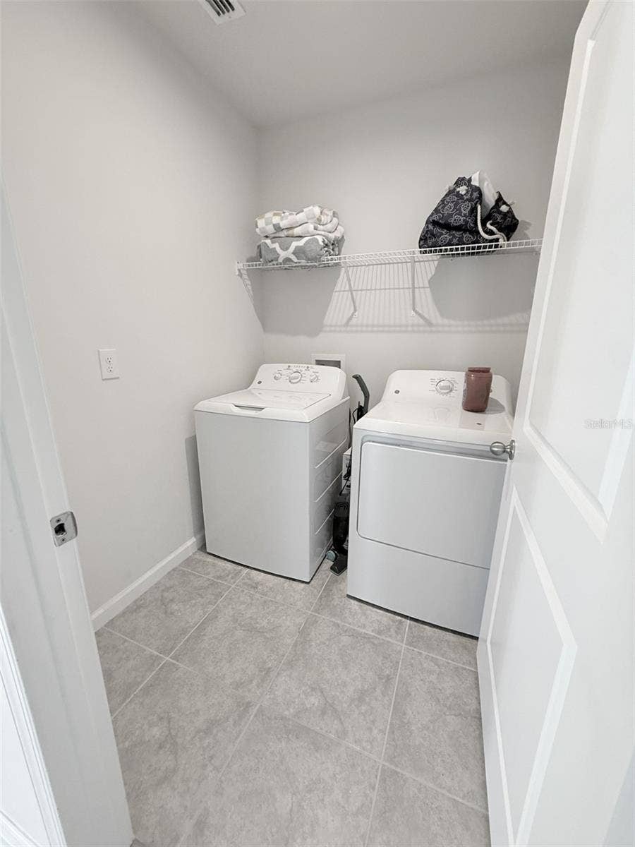 634 EAGLE LANDING BOULEVARD, Winter Haven, FL 33880 Laundry