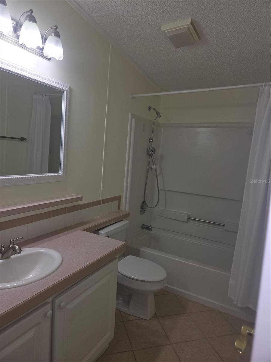 57 STRAPHMORE DRIVE, Haines City, FL 33844 Guest Batheroom