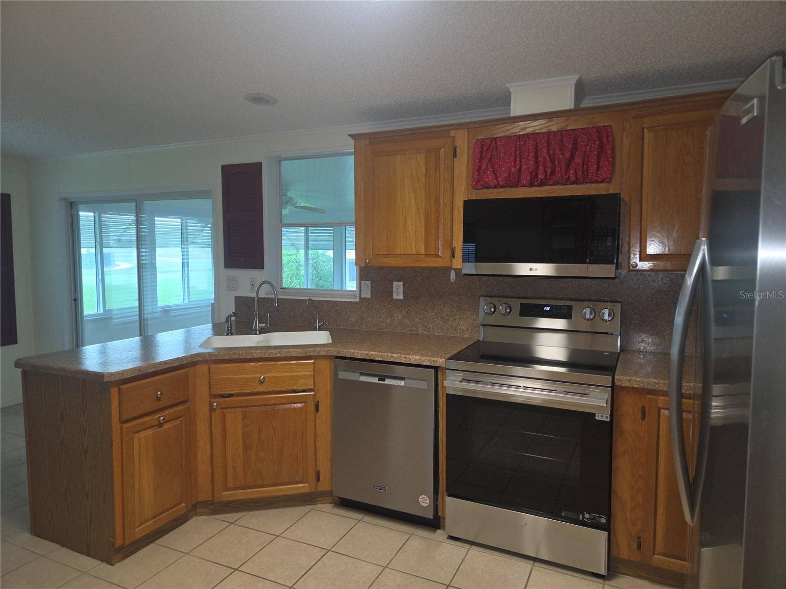 57 STRAPHMORE DRIVE, Haines City, FL 33844 Kitchen