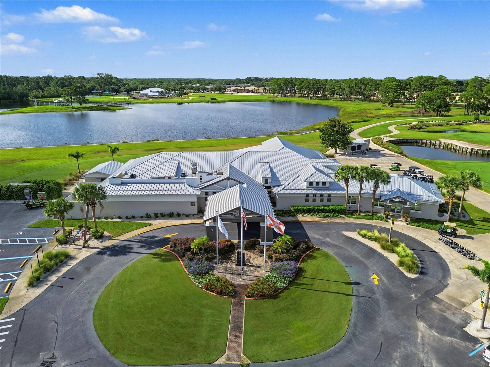 Sun N Lake Golf Club House--u have to pay