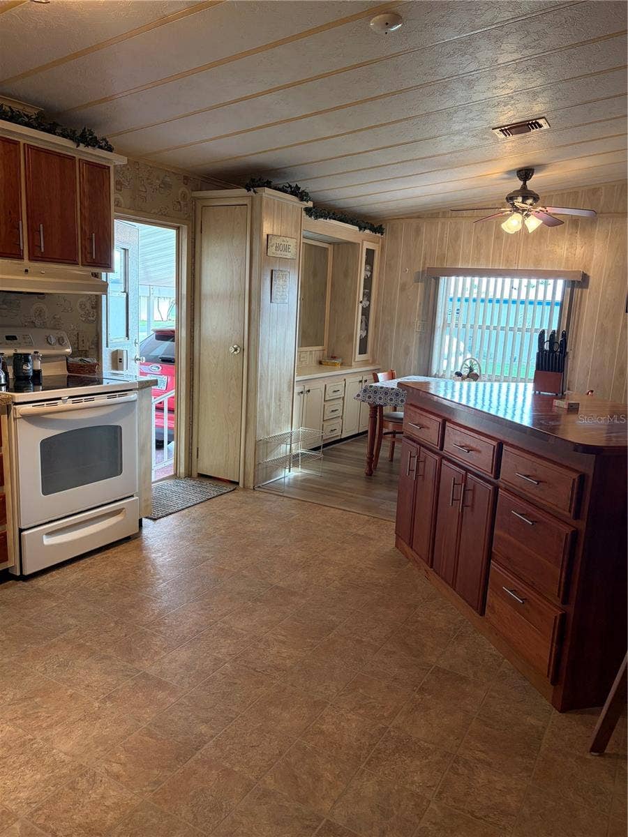 193 E SWEET CIRCLE, Winter Haven, FL 33884