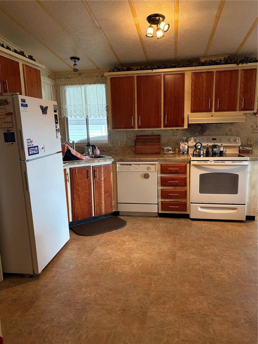 193 E SWEET CIRCLE, Winter Haven, FL 33884