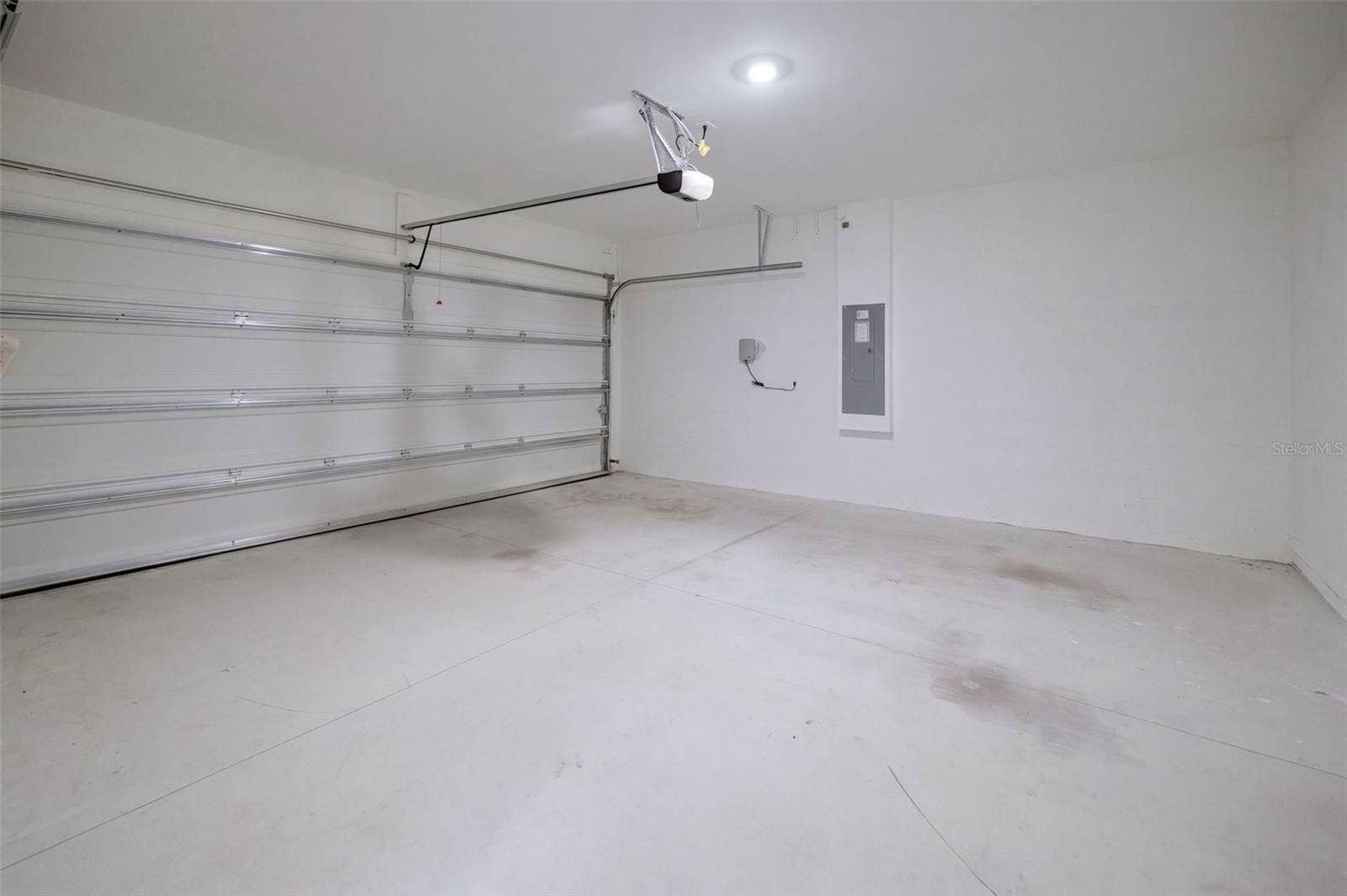 2415 BRASSIE COURT, Winter Haven, FL 33884 Garage Door opener and keyless garage door pad