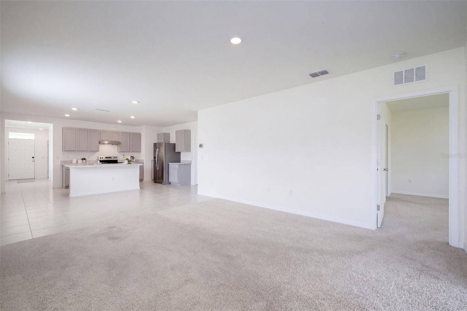 2415 BRASSIE COURT, Winter Haven, FL 33884 Living Room