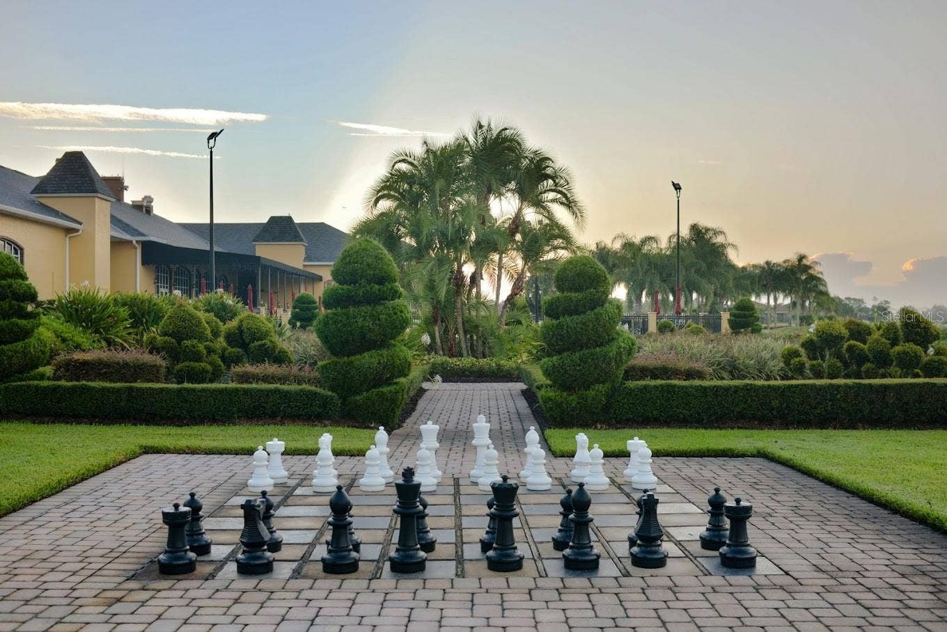 6216 PINEHURST LOOP, Winter Haven, FL 33884 Large Chess Set