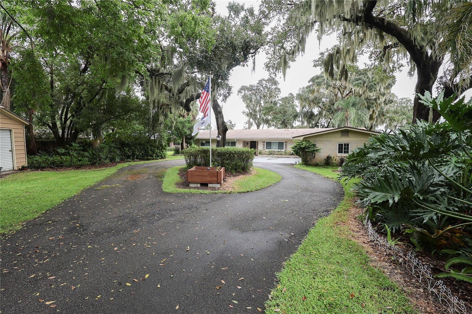 1020 W LAKE HAMILTON DRIVE, Winter Haven, FL 33881 1020 W LAKE HAMILTON DRIVE, Winter Haven, FL 33881