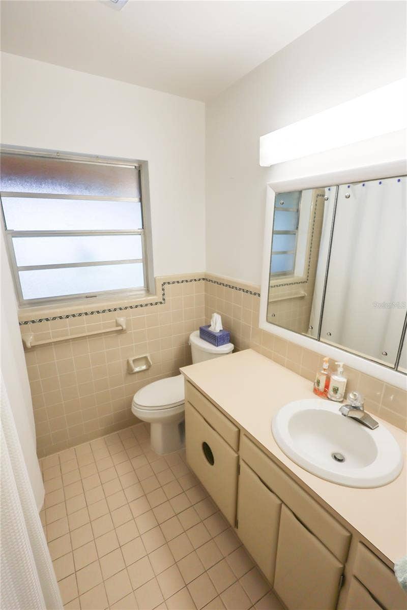 1020 W LAKE HAMILTON DRIVE, Winter Haven, FL 33881 1020 W LAKE HAMILTON DRIVE, Winter Haven, FL 33881