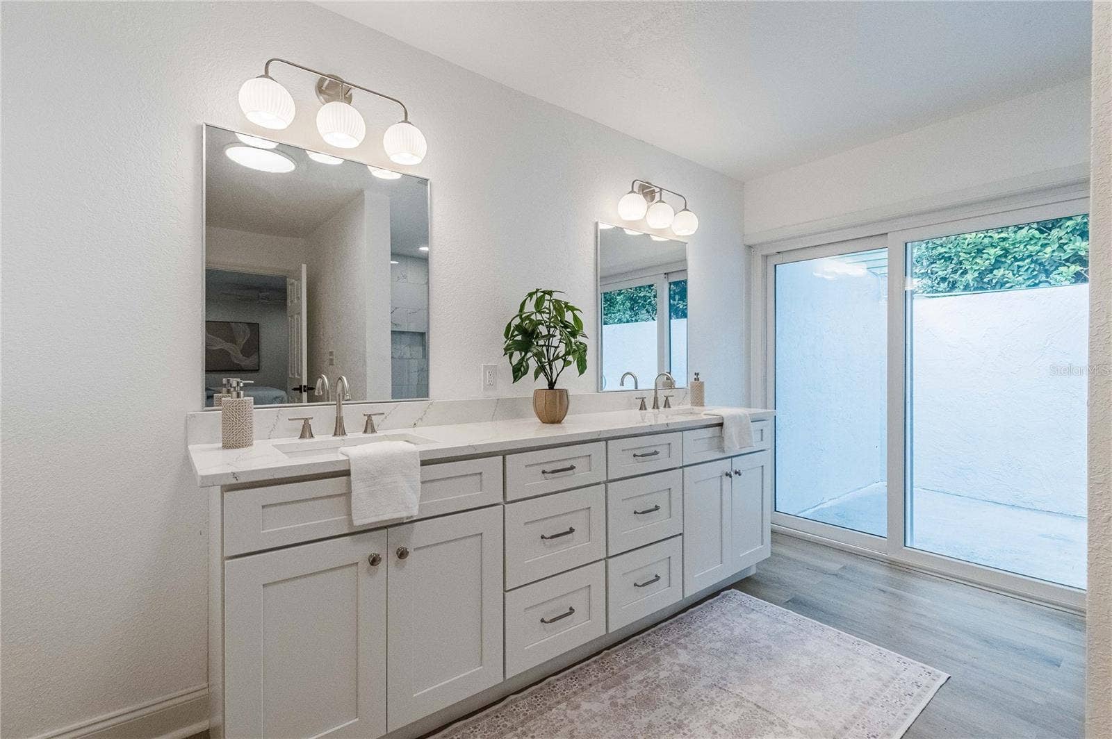 832 BROOKWOOD DRIVE, Lakeland, FL 33813 Master Bathroom